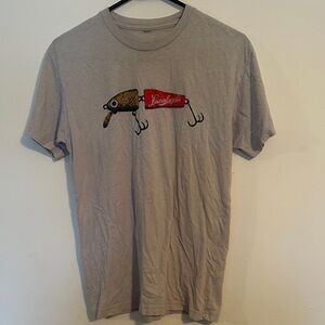 Gray/Cream Graphic T-Shirt with Leinenkugel’s Fishing Lure Design
